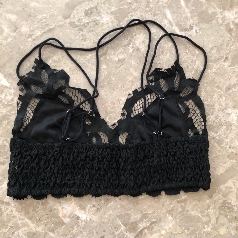 Strappy Scallop Bralette - Picture 10 of 11